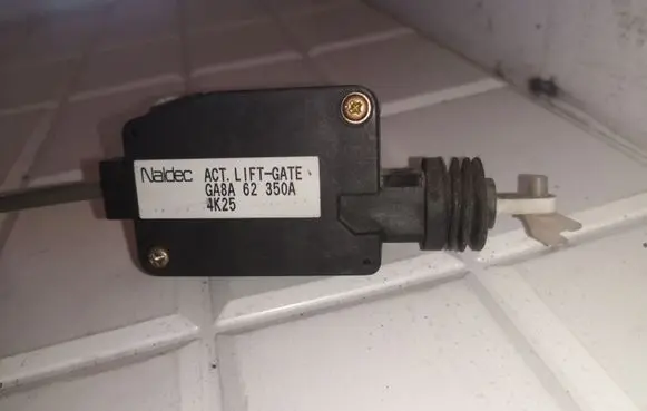 Mazda 626 Central locking motor GA8A62350A
