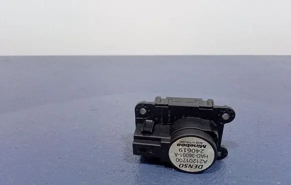 Citroen Berlingo Air flap motor/actuator A21201700