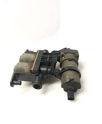 BMW 5 E39 Coolant heater control valve 8374994