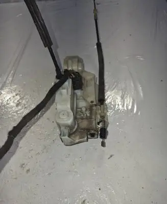 Alfa Romeo 159 Front door lock 212253