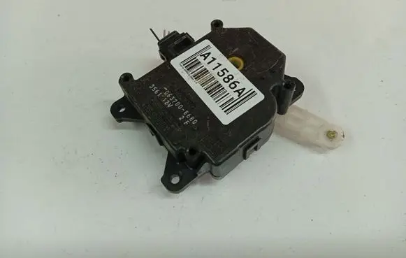 Toyota Avensis T250 Air flap motor/actuator 0637008680