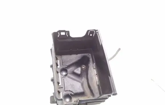 Skoda Fabia Mk1 (6Y) Battery tray 6Q0915331
