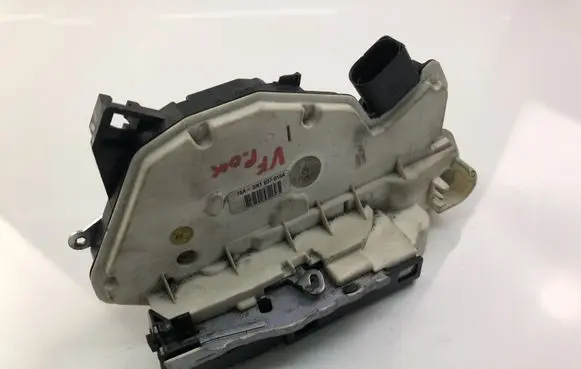 Seat Ibiza IV (6J,6P) Rear door lock 5N1837015A