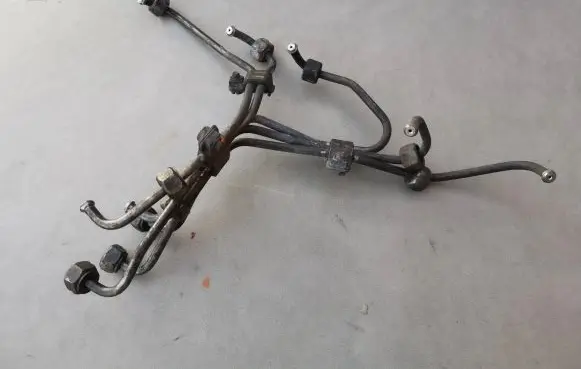 Audi 100 S4 C4 Fuel injector supply line/pipe 