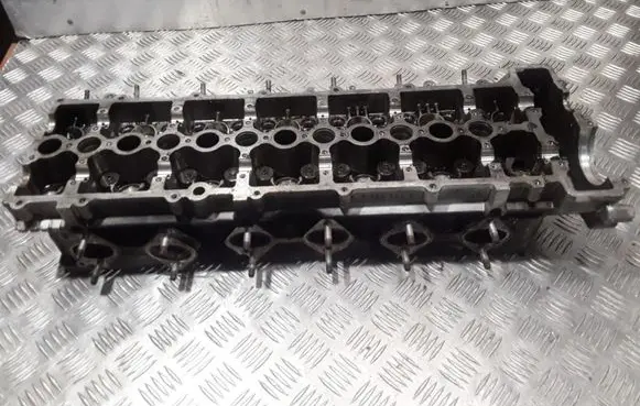 BMW 5 E60 E61 Engine head 77885649