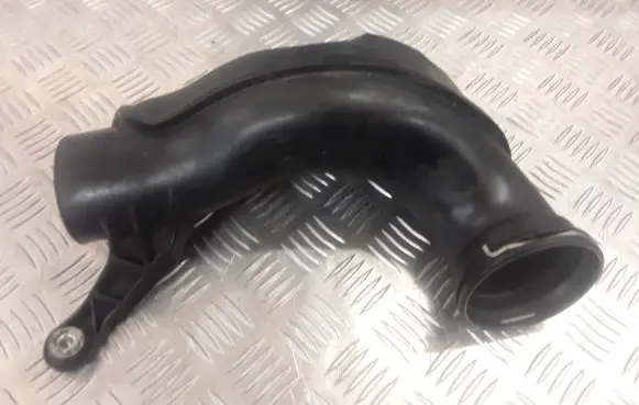 Volvo XC70 Intercooler hose/pipe 31319698