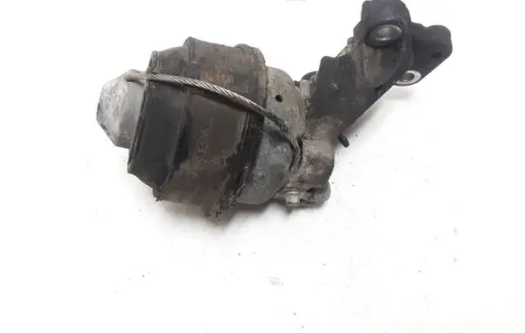 Volvo XC90 Engine mount bracket 30680751