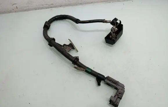 Toyota RAV 4 (XA30) Positive cable (battery) 8282320090