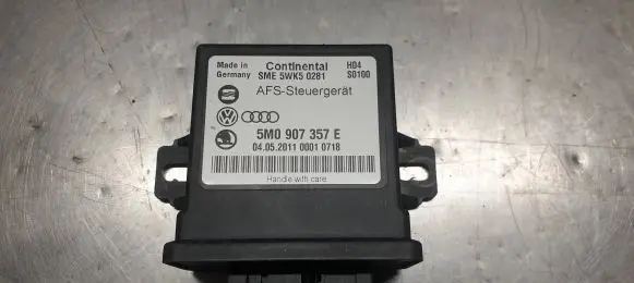 Volkswagen PASSAT B7 Light module LCM 5M0907357E 5WK50281 040520110001011