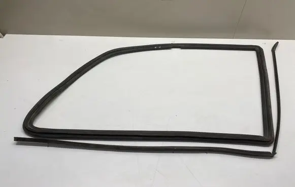 Volkswagen Sharan Rubber seal rear door window/glass 