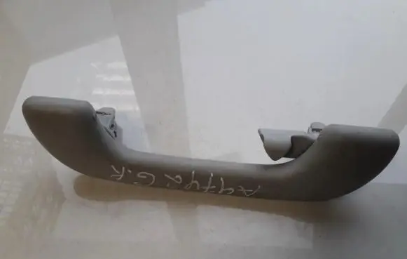 Nissan Qashqai Rear interior roof grab handle 8200003209