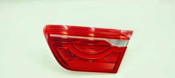 Jaguar XE Tailgate rear/tail lights