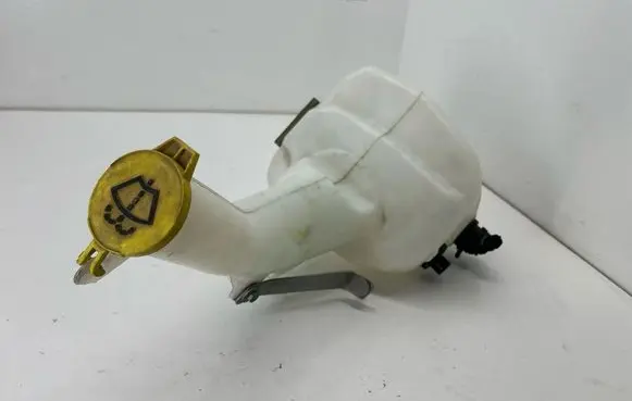 Dodge Charger Windshield washer fluid reservoir/tank 05182852AE