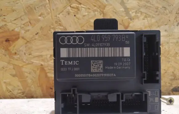 Audi Q7 4L Door control unit/module 4L0959793B