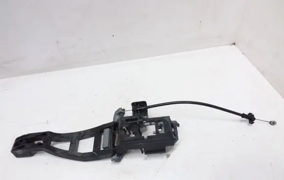 Rear door exterior handle/bracket