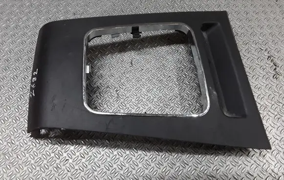 Opel Zafira B Gear shifter surround trim plastic 13162583