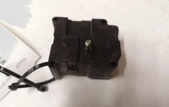 Audi A8 S8 D2 4D Air flap motor/actuator 4D0820511A 0637005001