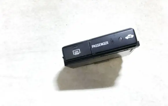 Windscreen/window heater switch