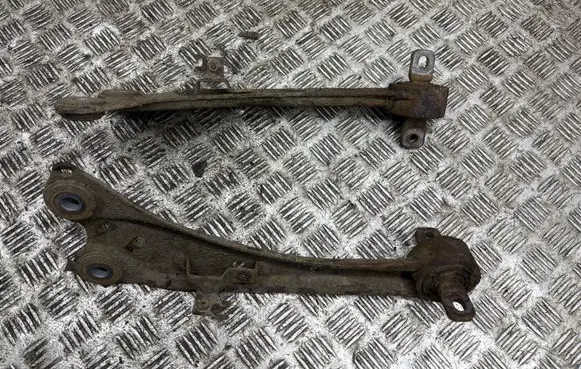 Lexus CT 200H Rear upper control arm/wishbone