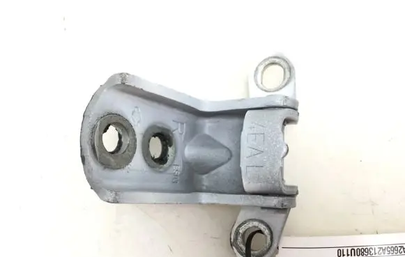 Nissan Qashqai Front door upper hinge