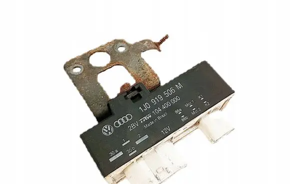 Coolant fan relay