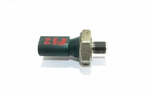 Volkswagen Polo V 6R Oil pressure sensor 036919081C
