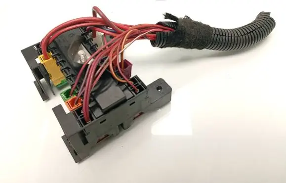Mercedes-Benz E W211 Fuse box set A2115450301