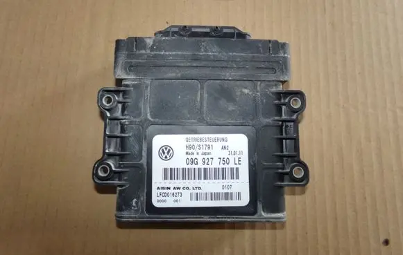 Volkswagen Jetta VI Gearbox control unit/module 09g927750le
