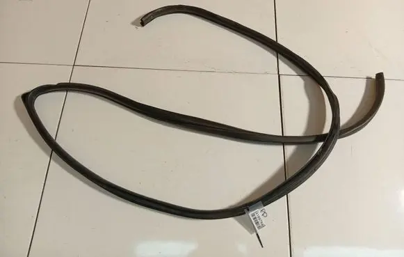 Hyundai i30 Rubber seal front coupe door 