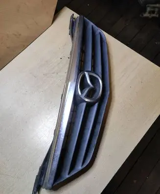 Mazda 626 Front grill GG2M50712