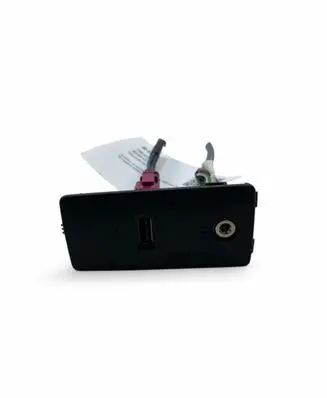 Volvo XC90 USB socket connector 31389705