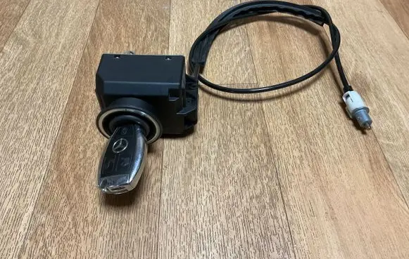 Mercedes-Benz E W212 Ignition lock A2129056901 5199681331406104