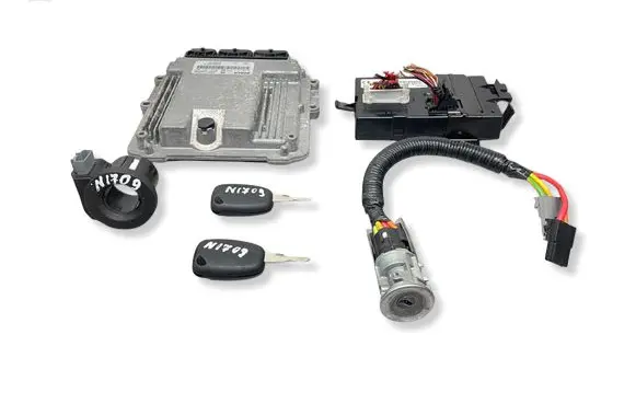 Opel Vivaro Engine ECU kit and lock set 8200666516 P8200814467 P8200814467N