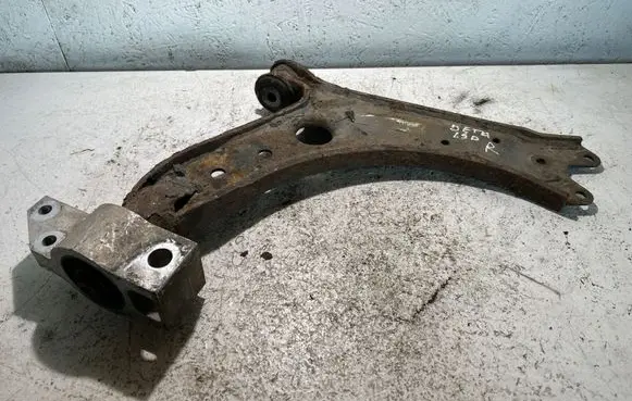 Volkswagen Jetta V Front lower control arm/wishbone