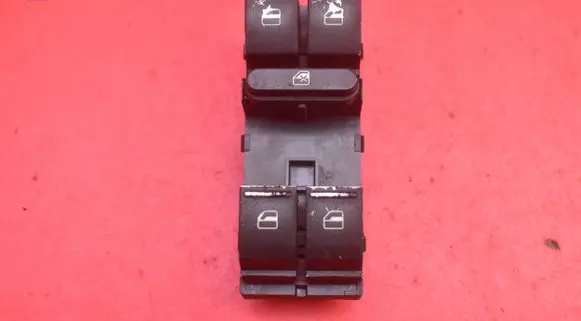 Skoda Octavia Mk2 (1Z) Electric window control switch 1Z0959858A