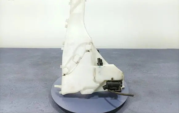 Volvo V50 Windshield washer fluid reservoir/tank 30657122