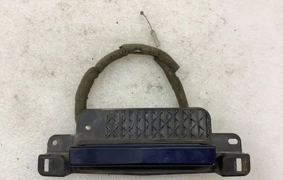 Cadillac SRX Tailgate trunk handle 