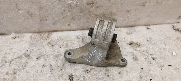 Mitsubishi Grandis Engine mount bracket MN103097
