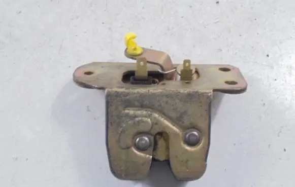Volvo S40 Tailgate/trunk/boot lock/catch/latch