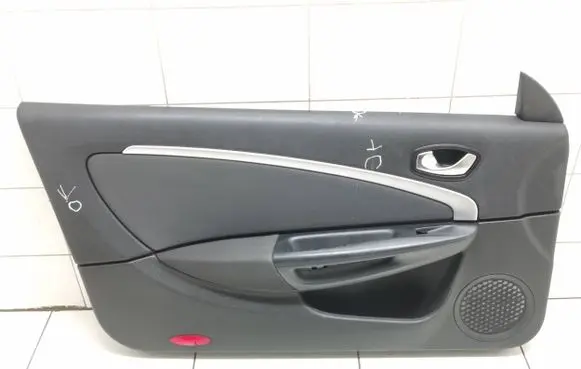 Renault Megane III Front door card panel trim 809016420r