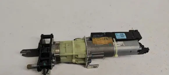Volkswagen PASSAT B7 Tailgate hydraulic pump motor 3C9827383J
