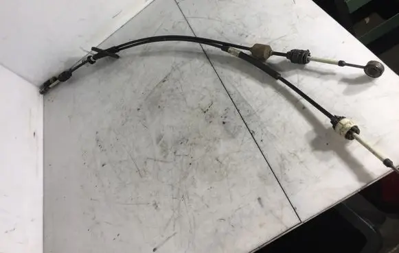 Renault Master III Gear shift cable linkage 8201083204A