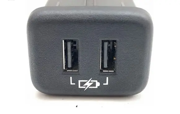 Opel Insignia B USB socket connector 13598459