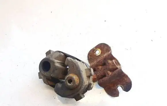 Peugeot 508 Muffler mount bracket/holder 
