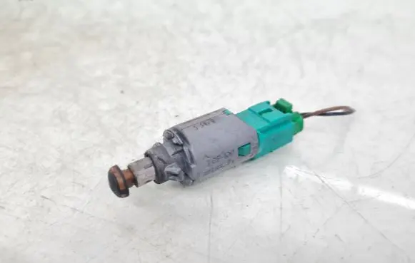 Brake pedal sensor switch