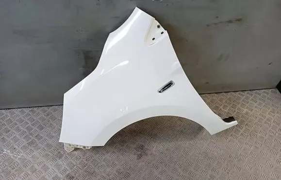Mitsubishi Space Star Fender