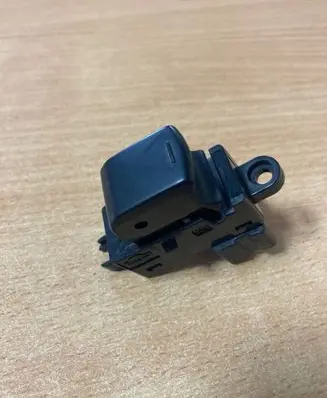 Nissan Note (E11) Electric window control switch 25411ED00A