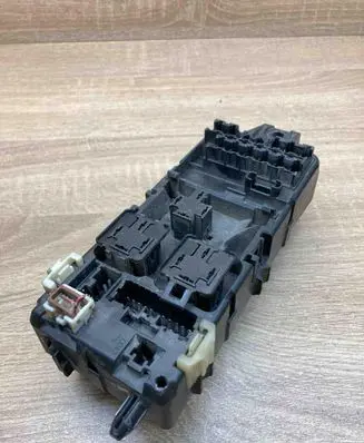 Mazda 323 Fuse module 8609F08