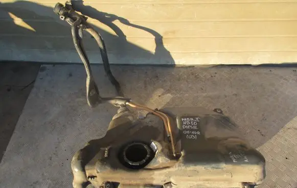 Skoda Fabia Mk2 (5J) Fuel tank 