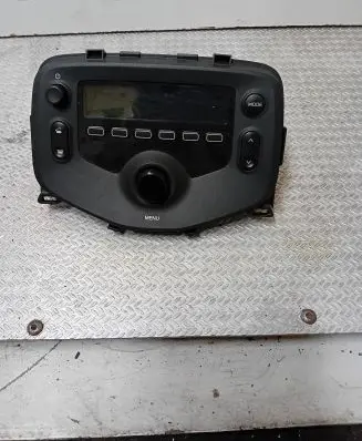 Peugeot 108 Radio/CD/DVD/GPS head unit 861200H050 10R0312883